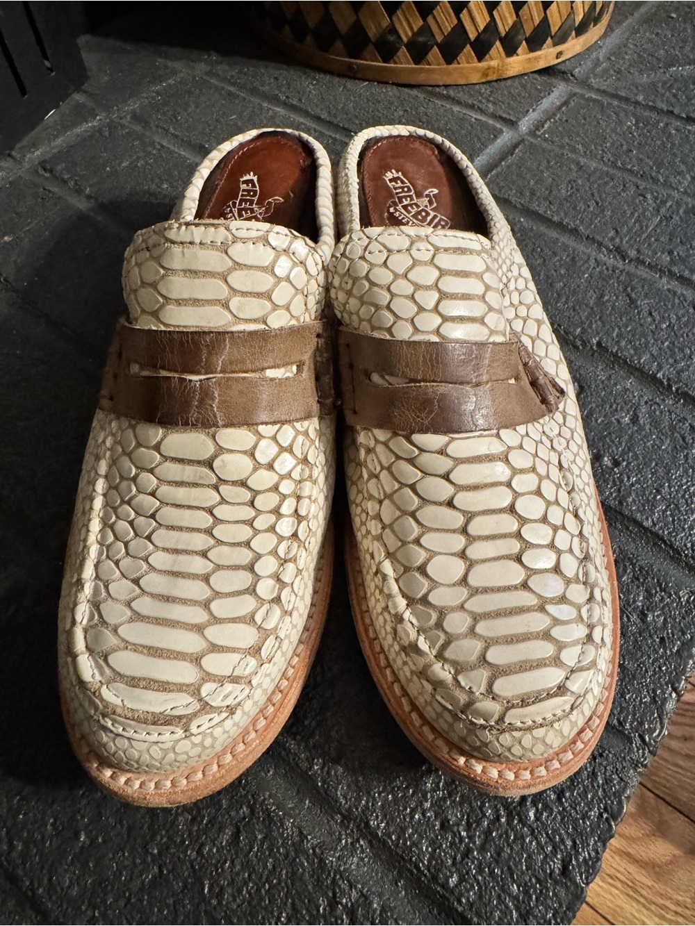 Free Bird MONA LISA Cream Textured
Mules size 8. - Picture 3 of 6